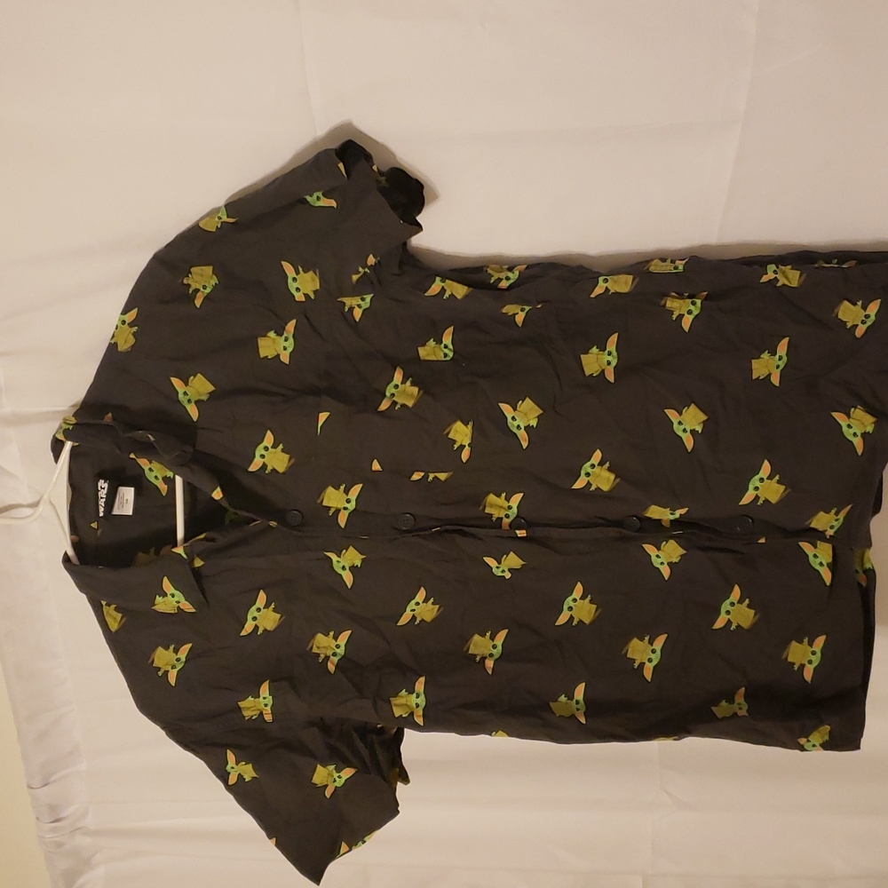 Mens collared short sleeve button down baby yoda shirt large